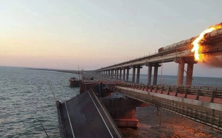 Comprehensive Analysis: Ukraine’s Ongoing Conflict and Crimea Bridge Attacks