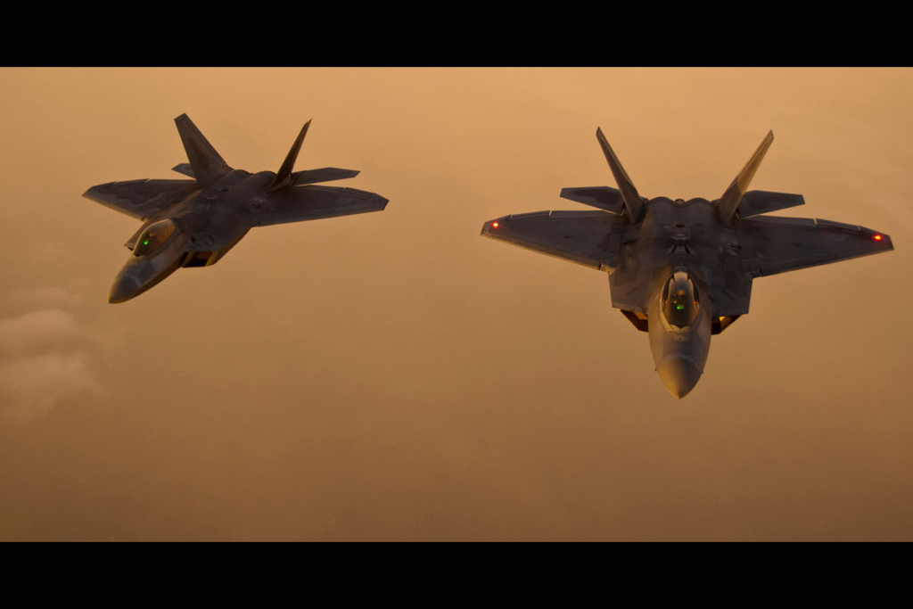 F-22 vs F-35: Maintenance and Support