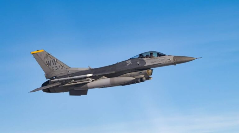 US can still fund Ukraine F-16 training — for now